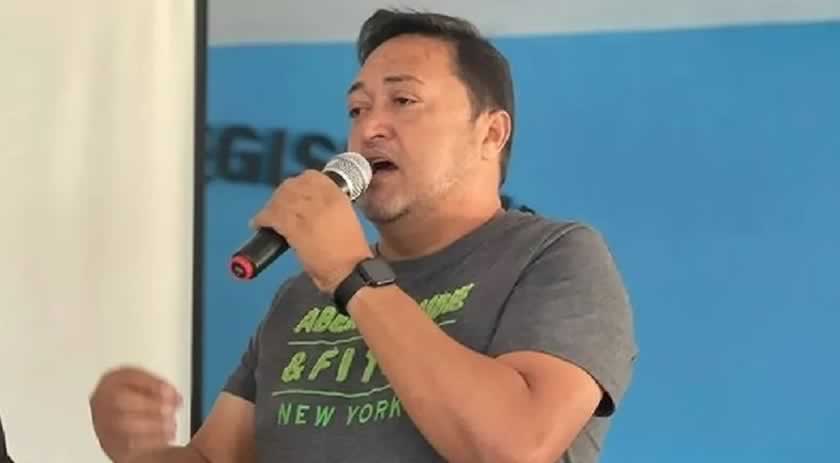 Prefeito é assassinado a tiros dentro de casa