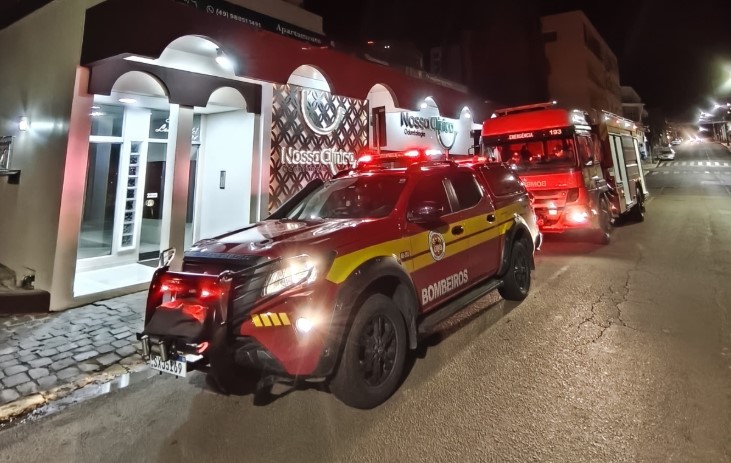 Aquecedor elétrico causa princípio de incêndio em apartamento no Meio-Oeste