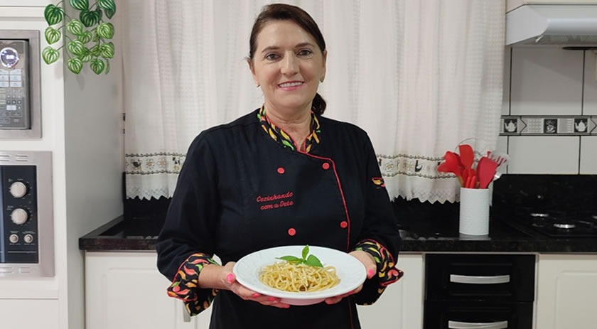 Dete ensina como fazer macarrão alho e óleo