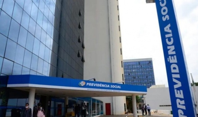 Mais de 740 mil aposentados reclamaram de descontos indevidos no 1º semestre de 2024