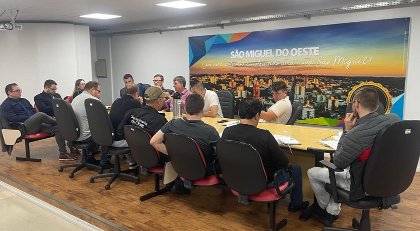 Administração Municipal realiza reunião preparatória para a Faismo 2025