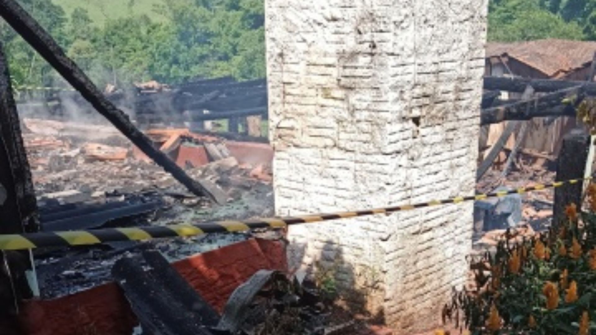 Incêndio destrói residência no interior do município