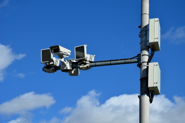 PRF inicia testes com radares inteligentes que identificam infrações dentro dos veículos