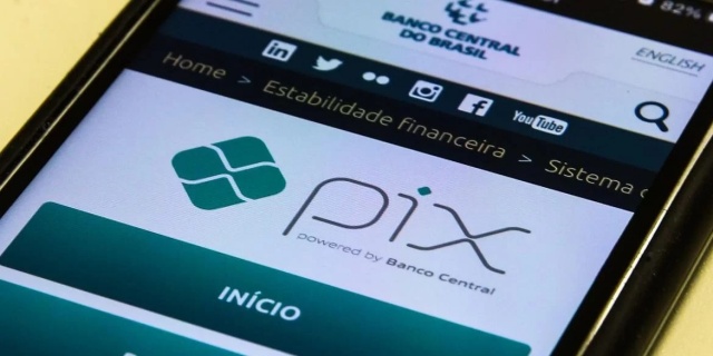 Lançamento do Pix Automático passa de abril para outubro de 2024, informa BC