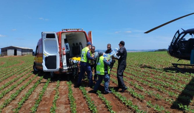 Homem é socorrido de helicóptero após cair de cavalo no interior