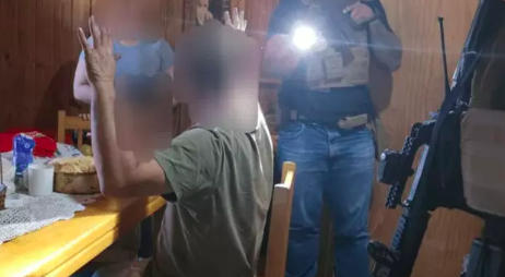 Polícia estoura cativeiro em SC e liberta menina de 14 anos desaparecida há duas semanas