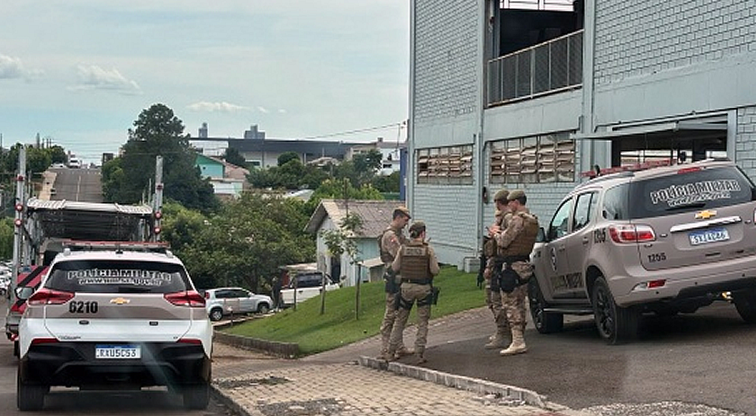 Polícia Militar cumpre mandado de prisão