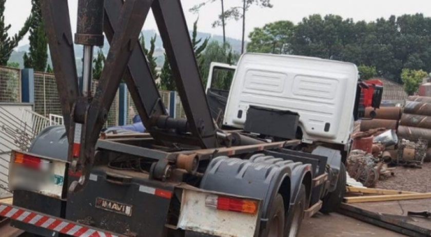 Empresário morre esmagado pelo próprio caminhão