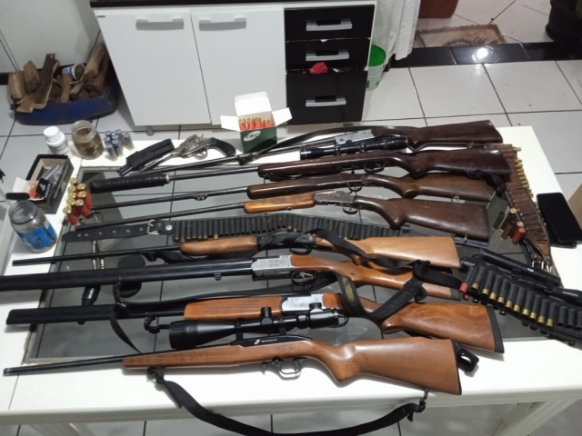 Polícia Civil deflagra operação em Maravilha e demais municípios para combater a comercialização ilegal de armas de fogo