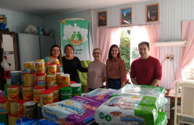 Estudantes da Unoesc São Miguel realizam doação de leite e fraldas para Pastoral da Criança
