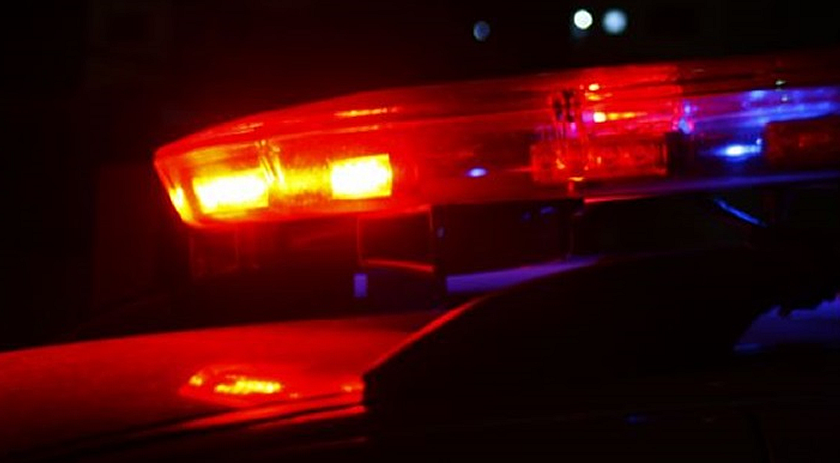 Homem embriagado armado com faca causa perturbação em praça