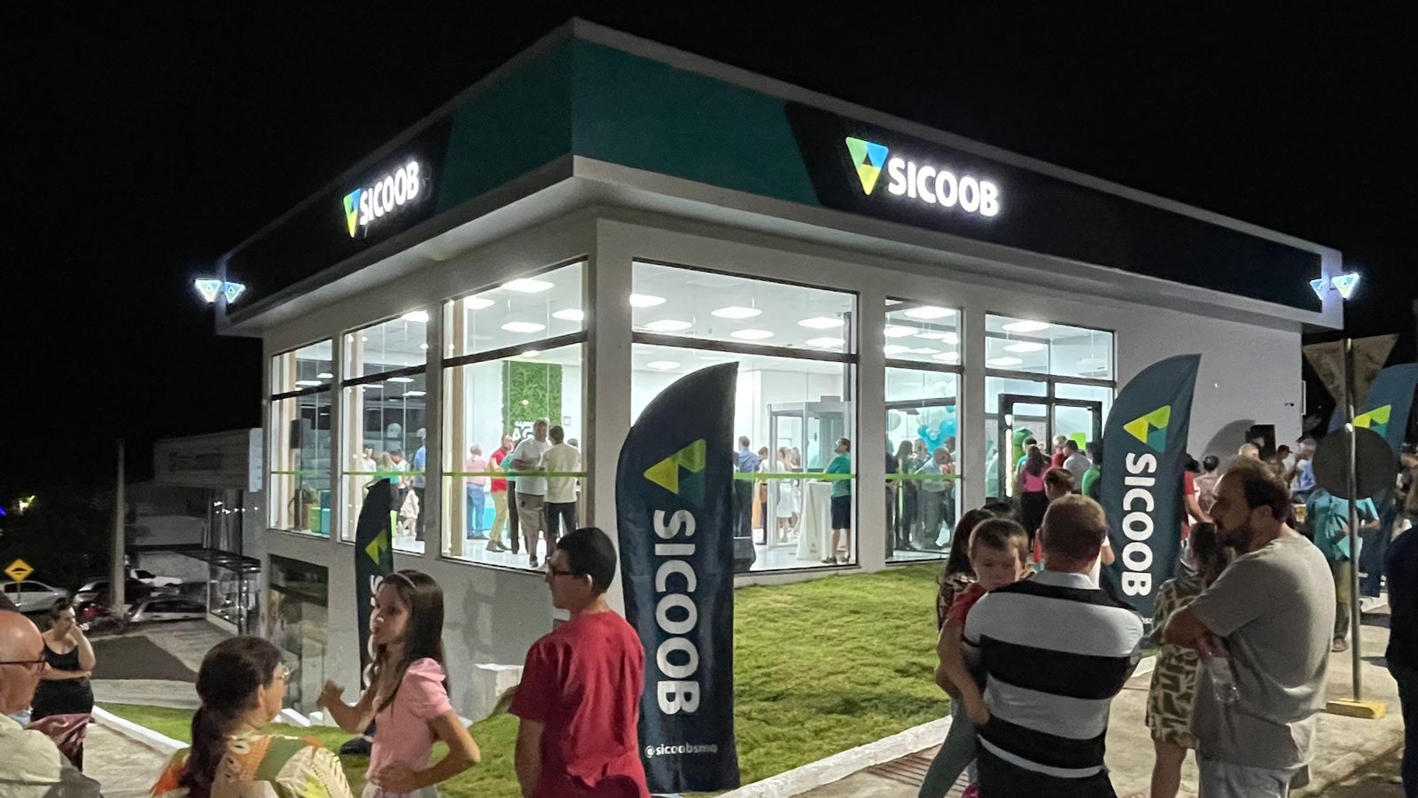 Sicoob reinaugura agência em Bandeirante