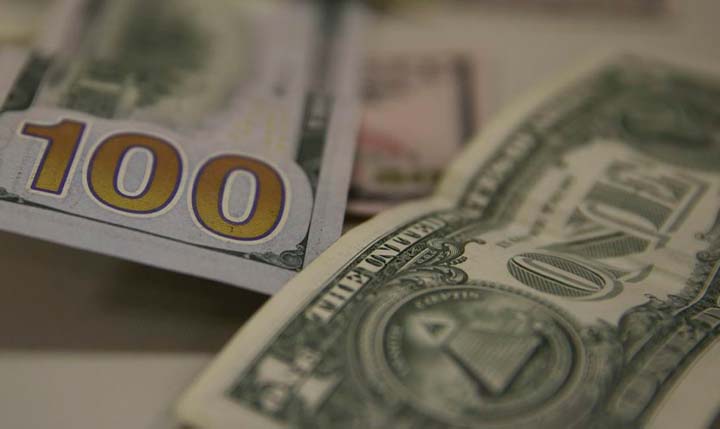 Dólar tem nova queda e fecha no menor valor desde novembro do ano passado