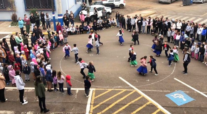 Início da Semana da Pátria é marcado por cerimônia cívica