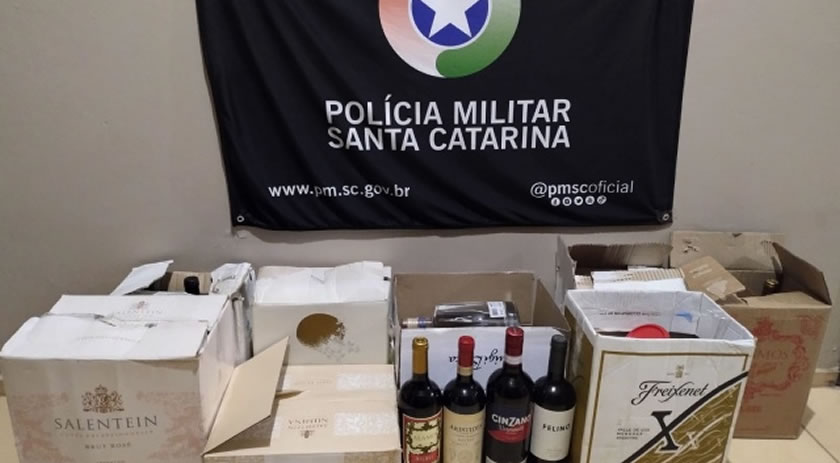 Homem é flagrado com 46 garrafas de bebida alcoólica