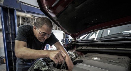 Setor de serviços engata terceira queda consecutiva em outubro