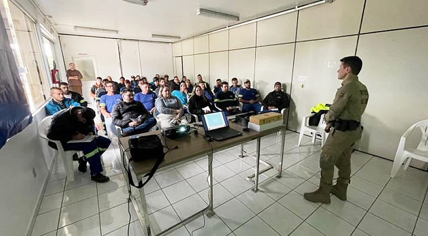 PMRv realiza palestra sobre o trânsito para motoristas de agroindústria