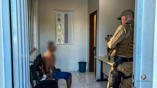 Polícia Militar prende homem após ocorrência de tentativa de furto e tumulto
