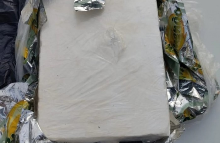 Duas mulheres são presas com mais de um quilo de pasta base de cocaína