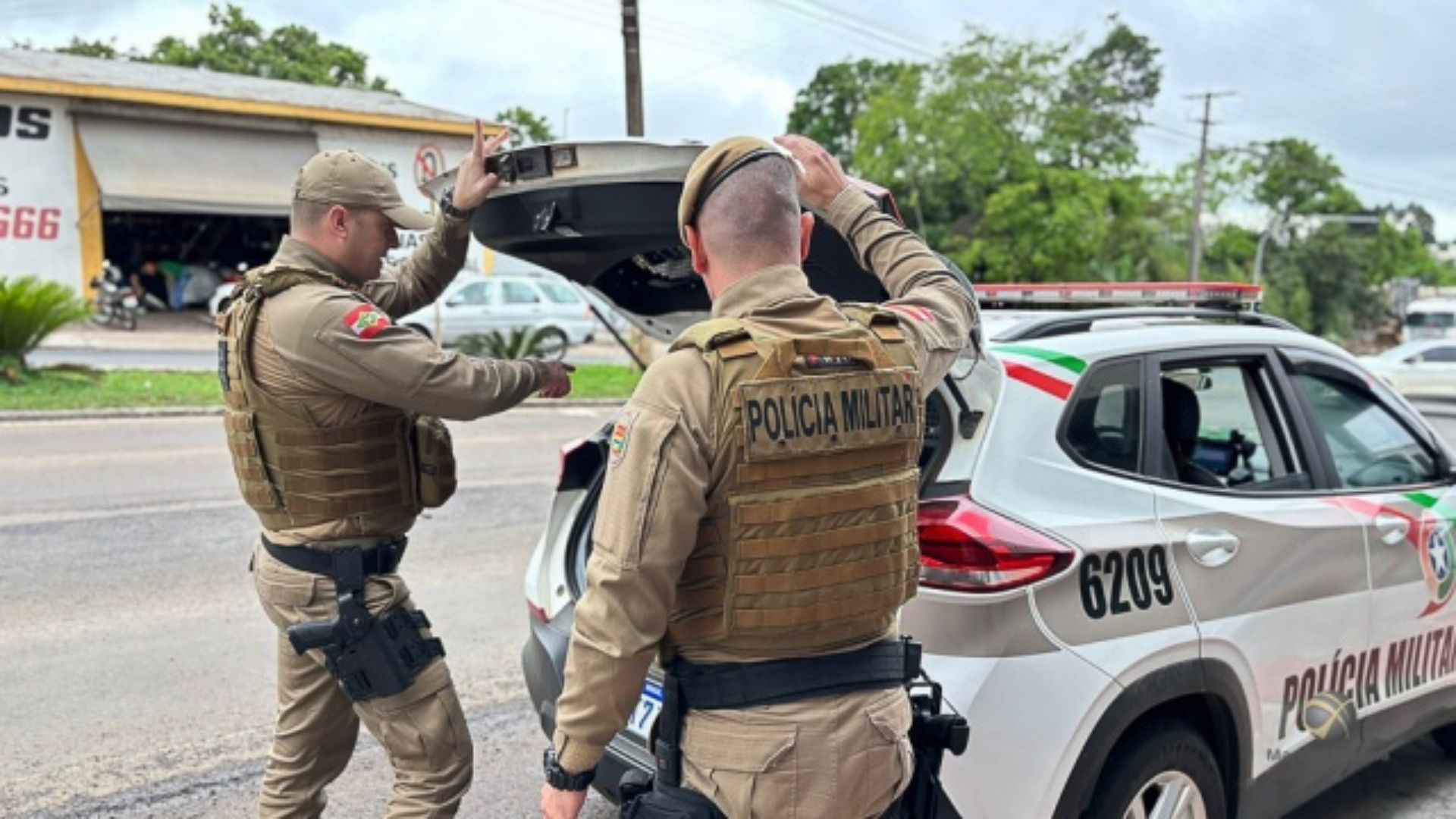 Homem de 24 anos é preso por tráfico de drogas