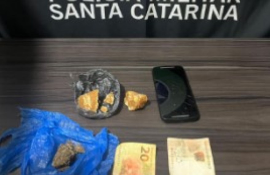Polícia Militar prende homem por tráfico de drogas