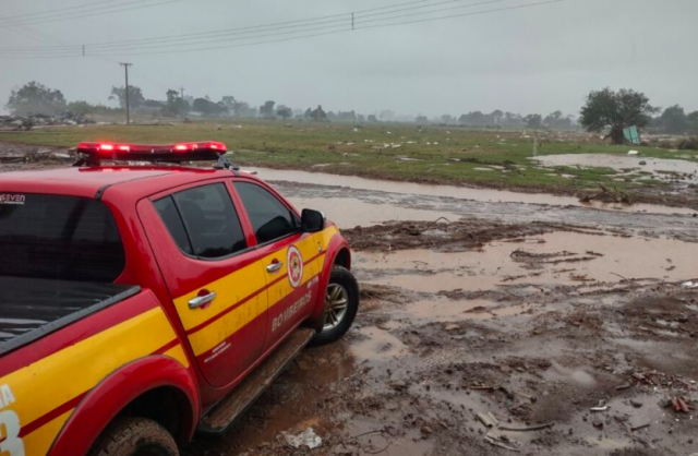 SC envia bombeiros e cães de busca para simulado interestadual no RS