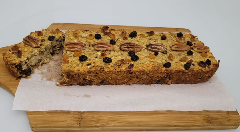 Aprenda a fazer bolo funcional de aveia sem açúcar