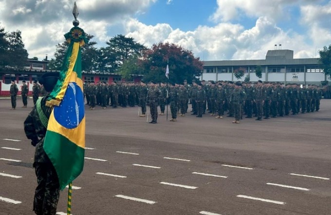 14º RC Mec celebra os 377 anos do Exército Brasileiro