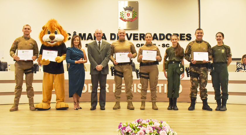Em sessão solene, Câmara presta homenagem aos 190 anos da Polícia Militar de Santa Catarina