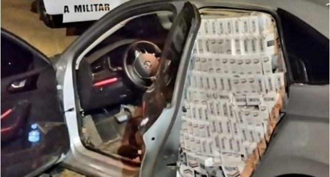 Condutor tenta fugir, mas é preso com cerca de 15 mil maços de cigarros contrabandeados