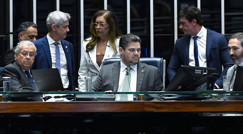 Senado aprova PL da Dosimetria que reduz penas de condenados pelo 8 de janeiro
