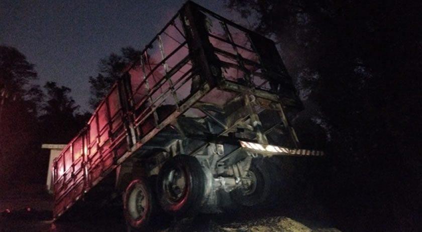 Incêndio consome vagão de carreta na SC-163