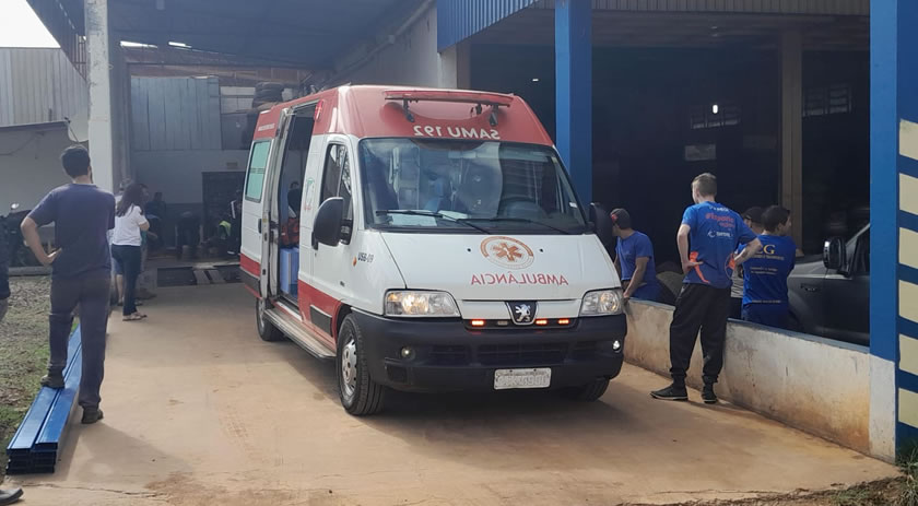 Homem fica ferido ao cair de uma altura de mais de 10 metros