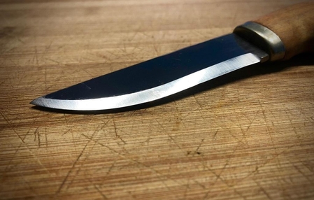 Homem é condenado a mais de 18 anos de prisão por tentar matar ex a facadas