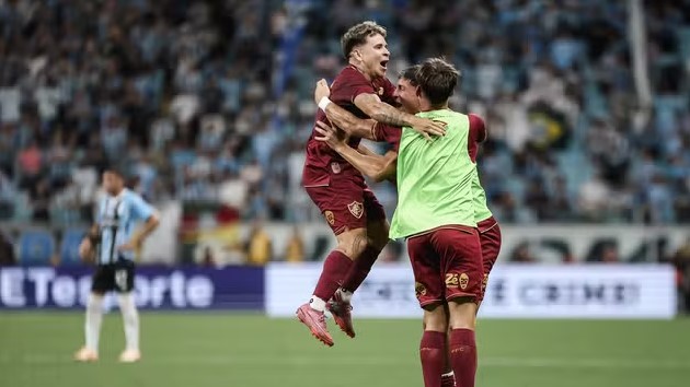 Soteldo desencanta, Fluminense vence Grêmio na Arena e fica mais perto da vaga direta na Libertadores