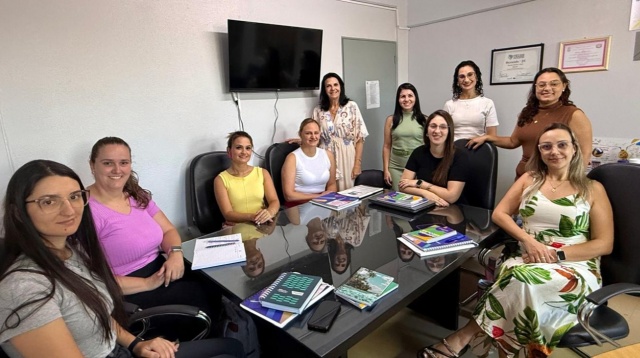 Secretaria de Educação de Guaraciaba recebe seis novas coordenadoras pedagógicas