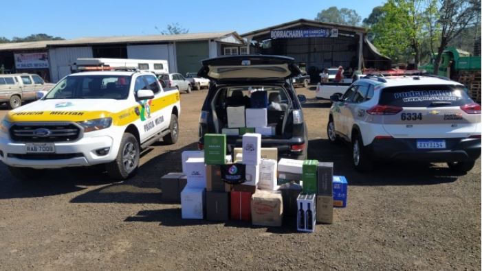 Carga com mais de 300 garrafas de vinho é apreendida em veículo na BR-158