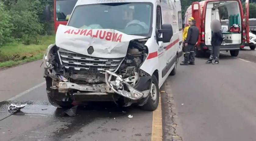 Ambulância de Descanso se envolve em acidente na BR-282