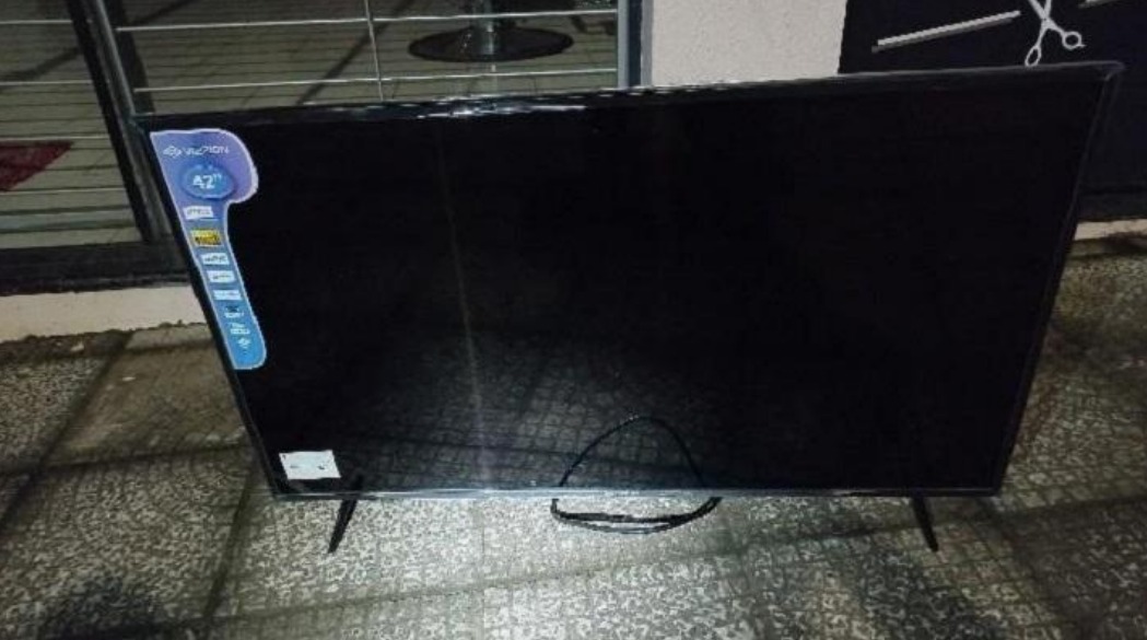 Mulher é detida depois de ser flagrada com televisão furtada em São Lourenço do Oeste