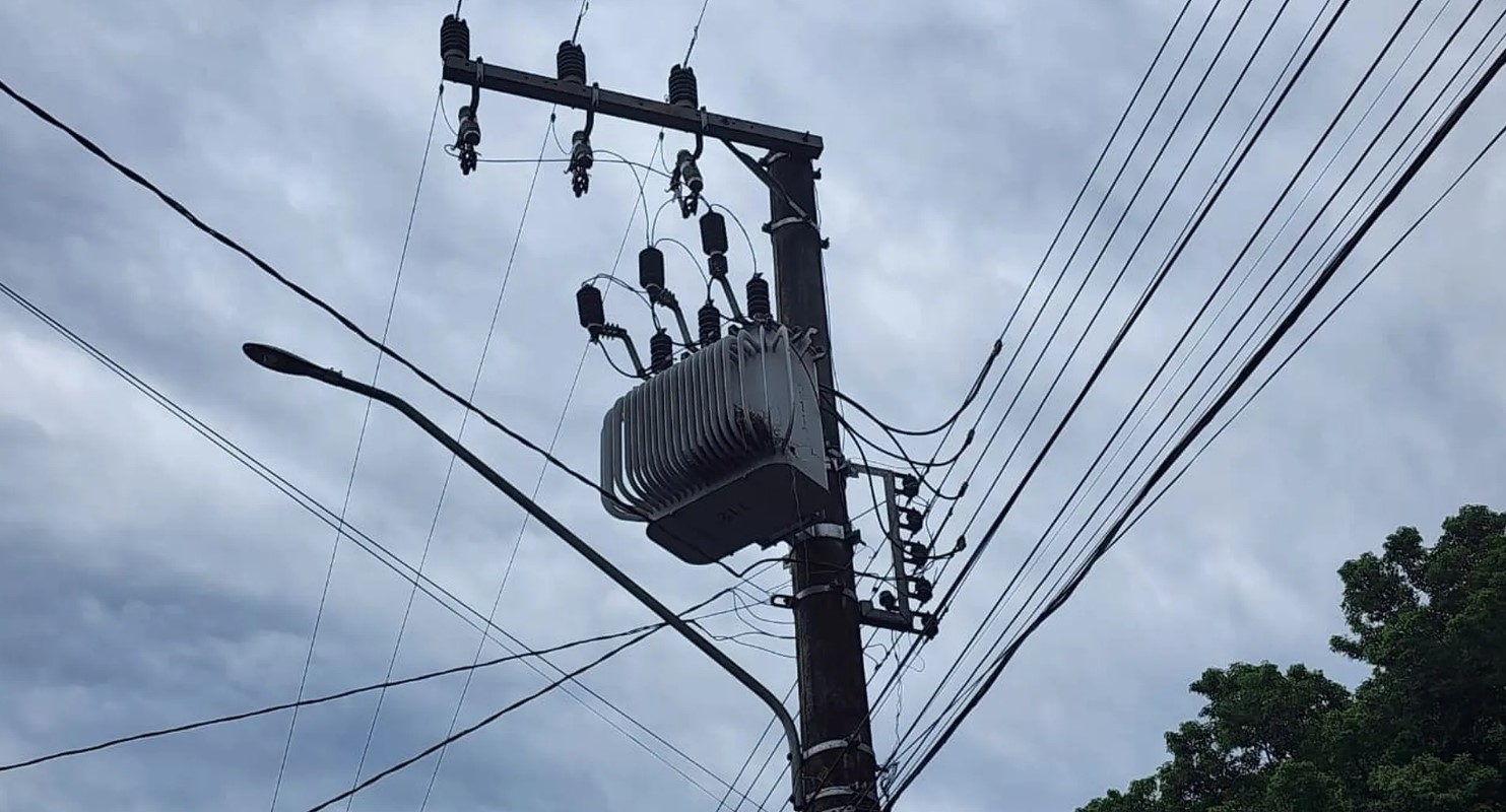 Vendaval deixa 90% da região de Itapiranga sem energia elétrica