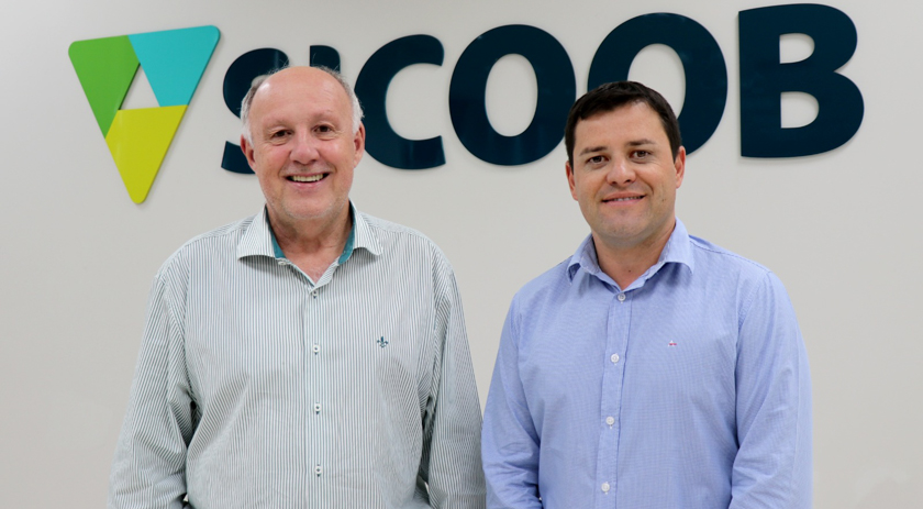 Diretor financeiro do Sicoob São Miguel anuncia aposentadoria e cooperativa apresenta sucessor