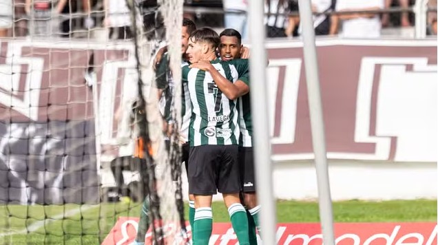 Operário-PR e Coritiba ficam no empate na partida de ida da semifinal do Paranaense