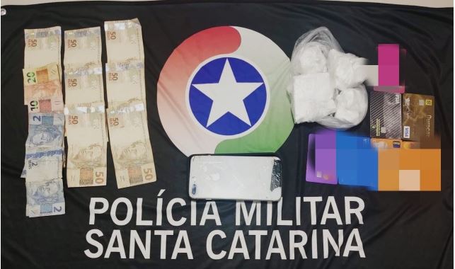 Polícia Militar prende duas pessoas pelo crime de Tráfico de Drogas
