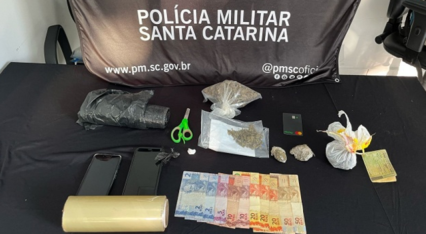 Polícia Militar prende dois homens por tráfico de drogas