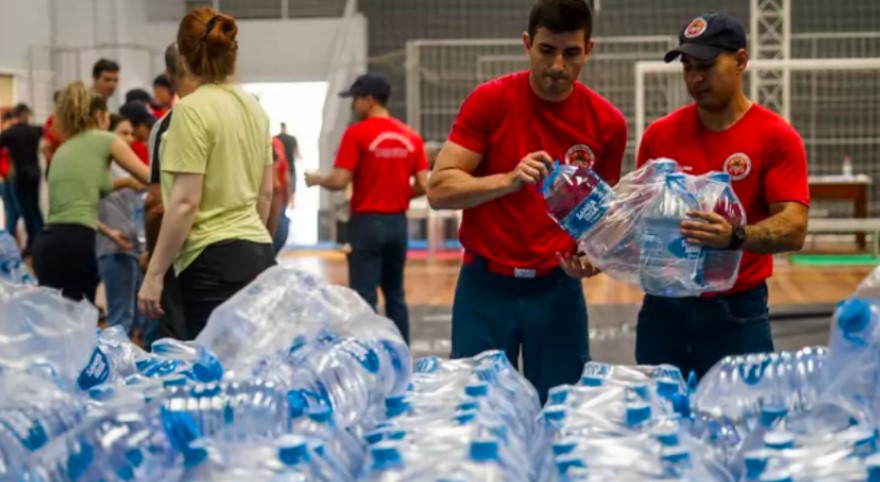 Mais de 40 mil doações são arrecadadas para atingidos por chuvas em SC