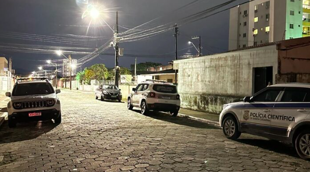 Criança de 1 ano é esfaqueada pela tia durante briga entre irmãs