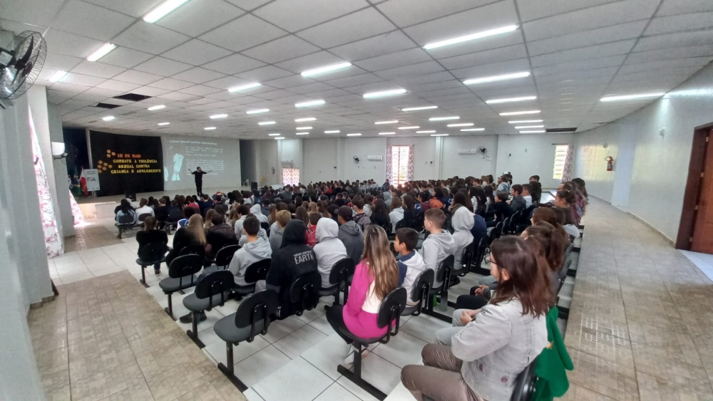 Palestra em alusão ao 18 de maio reúne cerca de 600 estudantes