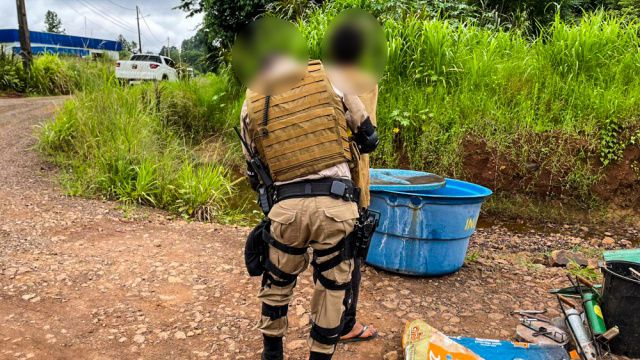 Dupla é presa por furtar uma caixa de água, ferramentas e bomba de poço artesiano