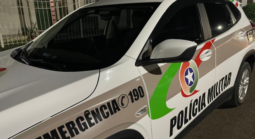 Homem com histórico criminal é baleado em casa durante a madrugada em Xanxerê