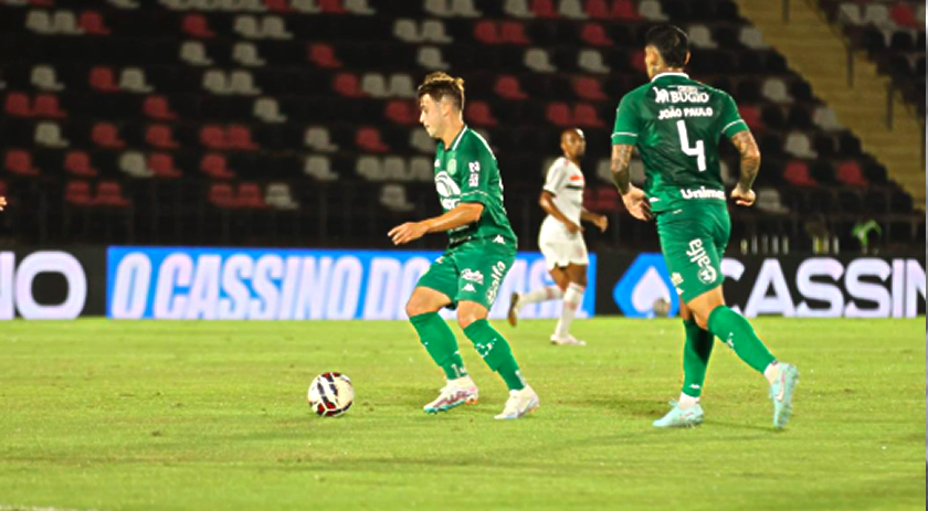 Chapecoense sofre gol no último minuto, é derrotada pelo Botafogo-SP e se distancia do G-4